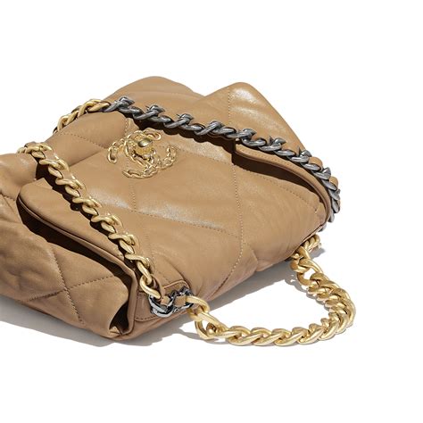 chanel 19 flap bag gold